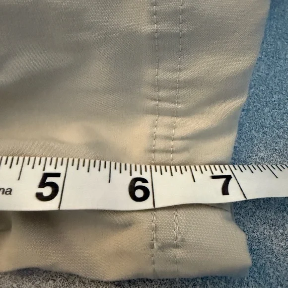 Eddie Bauer Light khaki High-Waist Women’s Cargo Shorts NWOT - Picture 10 of 10